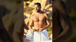 Ricky Martin Shirtless