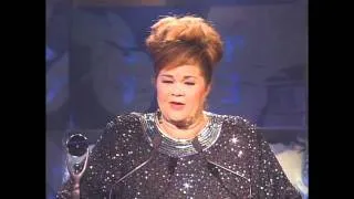 Etta James Accepts Her Rock And Roll Hall of Fame Award in 1993