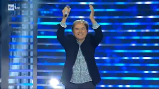 Giuliano dei Notturni canta "Il ballo di Simone" - I migliori anni dell'Estate 20/05/2023