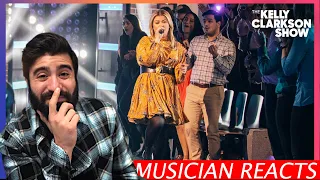 Kelly Clarkson Sings 'Seven Nation Army' by The White Stripes | Musician's Kellyoke Reaction