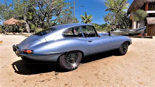 Forza Horizon 5 . Jaguar E-Type 1961 . Car Show Speed Jump Crash Test Drive . 4K 60fps.