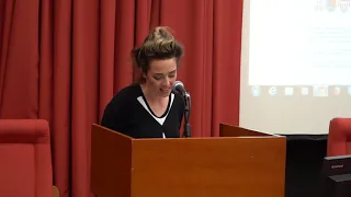 Milena Đorđević čita tekst prof. dr Aleksandra Santrača - Umetnost (po)mirenja: opraštanje...