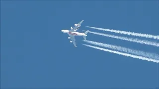 Emirates Airbus A380 A6-EEG contrails