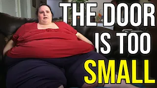 600lbs Woman Struggles To Fit Through Doors