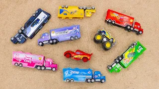 Play with toys cars saves construction vehicles from sand pits| Rescue the truck series | Mega Truck