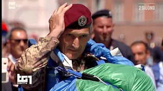 Paracadutista si lancia con il Tricolore alla Festa del 2 Giugno 2018   by Gisto Bologna