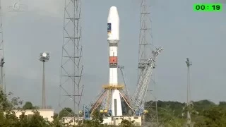 Soyuz Lifts Off From French Guiana With Two Galileo FOC Spacecraft.