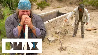 Cody Can't Stop Laughing at Joe Trying To Kill A Snake In New Mexico | Dual Survival