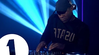 Annie Mac’s Mini Mix Live: DJ EZ