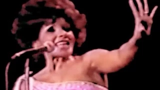 Shirley Bassey - Diamonds Are Forever (1976 Live in Melbourne - Song 5)