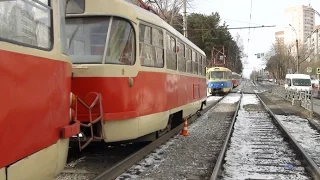 В Екатеринбурге семилетняя девочка попала под колеса трамвая