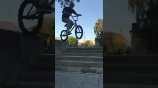 Большой рейл хоп на bmx