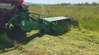 Cositoarea John Deere si Tractorul U650 la cosit iarba mare.