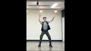 Exo's manager dancing to "Don't Fight The Feeling"