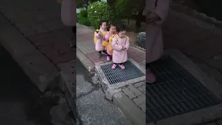 세쌍둥이ㅣ칙칙폭폭  사이좋게 등원하는 쌍둥이들^^ㅣTriplets going to daycare center together