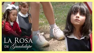 Ámbar es criticada por llevar sus tenis sucios a la escuela | La Rosa 2/4 | Moneda de cambio