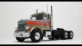 Freightliner FLC 120 64 T  towing vehicle 1977 (IXO)143