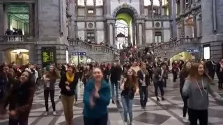 Flashmob Grease - Centraal Station Antwerpen