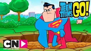 I Titans aiutano a distruggere Superman | Teen Titans Go! | Cartoon Network