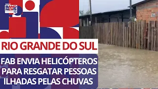 FAB envia helicópteros para resgatar pessoas ilhadas pelas chuvas no Rio Grande do Sul