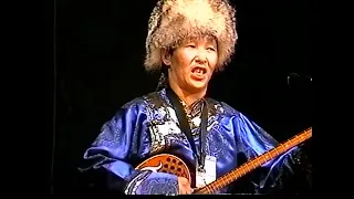 Tuvan throat singing performance—Khöömei Festival 1998 part 22