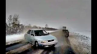 (18+) DashCam Russia - Crazy Drivers and Car Crashes 2018