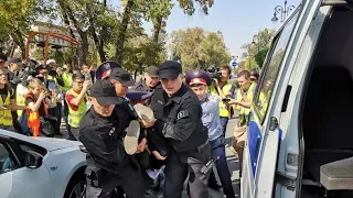 Задержания на акциях протеста в Казахстане