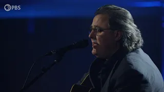 Vince Gill Performs "Go Rest High on That Mountain"