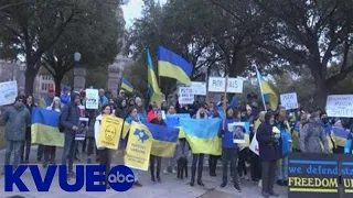 Locals rally at Texas Capitol to protest Russian invasion of Ukraine | KVUE