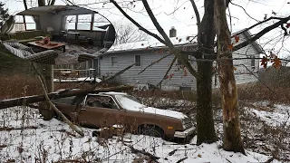 Cars And Everything Inside Forgotten | Smith Family Abandoned House