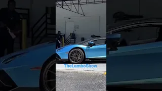 Beautiful Aventador Ultimae Roadster in Blu Aegir to kickstart your Friday Morning