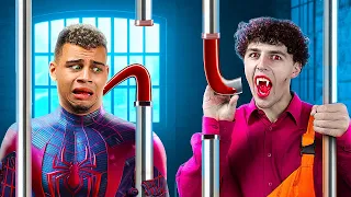 Vampiro e Spiderman in prigione - Parte 2! L'Uomo Ragno nella vita reale!