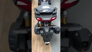 HONDA ADV 150. Matte Black. Scooter. 2021