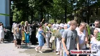 Видео Новости-N: Николаев празднует Троицу