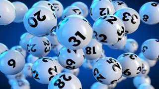 Lottery players await $100m Powerball draw tonight