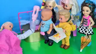 КАК ПРОНЕСТИ СЛАДОСТИ В БОЛЬНИЦУ? Катя и Макс веселая семейка! Смешной сериал живые куклы Барби