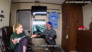 Stephen Amell & Emily Bett Rickards talk SIDEKICK on Facebook [rus sub]