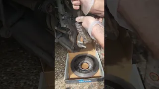 How to change Hyundai I30 Front Brakes.