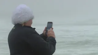 Admirers of King Tides on coast say waves 'impressive,' warn of dangers