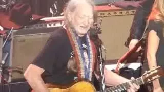 Willie Nelson - Roll Me Up and Smoke Me When I Die → I Saw the Light [Hank Williams] (SXSW 2014) HD