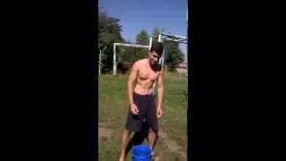 ice bucket challenge (Диана Байдюк, Саша Мельник, Владимир Зеленский)