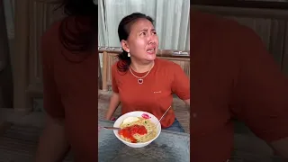 Lagi laper2 nya sih kriwil bikin rusuh aja 😭😤😡