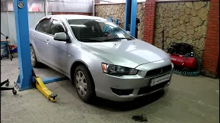 Замена стоек передней подвески на Mitsubishi Lancer X 1,5 2007 года Мицубиси Лансер