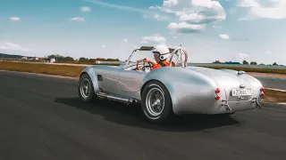 Легендарная AC COBRA!