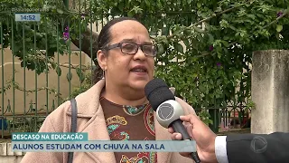 Descaso na educação: alunos estudam com chuva na sala de aula