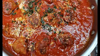 MEATBALLS | Homemade Pasta Sauce | Italian Style Meatballs