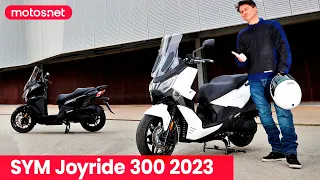 🛵 SYM Joyride 300 2023 / Presentación scooter con "suelo plano" / Test / Review en 4K / motos.net