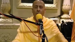 Hare Krishna Kirtan by HH Radhanath Swami at ISKCON London, UK