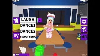 I Play FASHION FAMOUS on ROBLOX