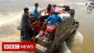 Pakistan floods are 'a climate catastrophe' says UN - BBC News